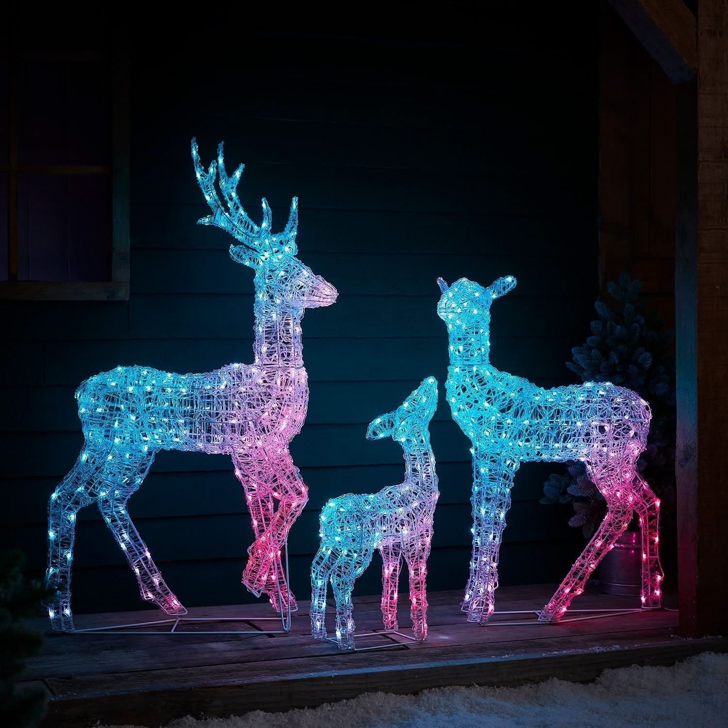 Conjunto de Renas Iluminadas com LED RGB Inteligente e Controle via Wi-Fi